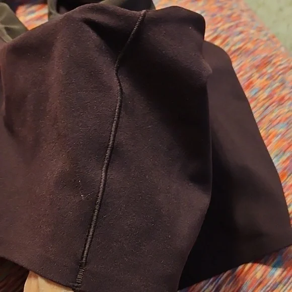 Uniqlo Chocolate Brown Racerback Crop Sports Bra - Picture 4 of 9